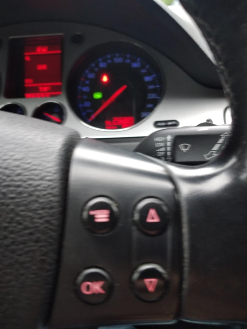 VW Passat 2.0 TDI BMP FULL!!!, снимка 13 - Автомобили и джипове - 53294003