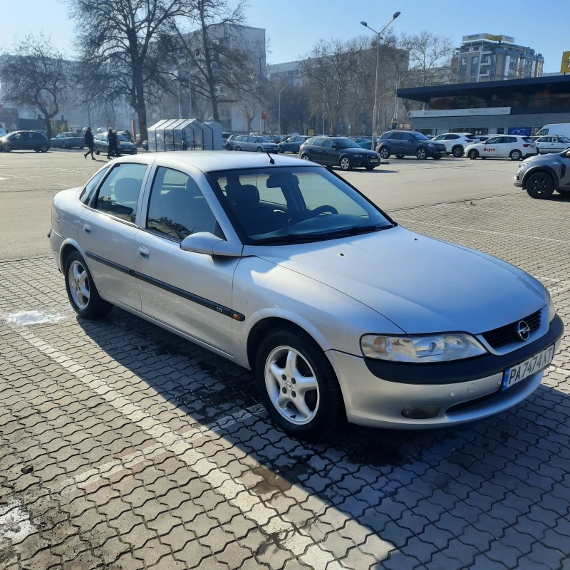 Opel Vectra 1.8/16v/116HP-АВТОМАТ-ГАЗ, снимка 3 - Автомобили и джипове - 53401128