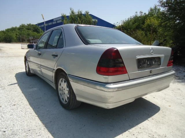 Mercedes-Benz C 200  136kc - изображение 3