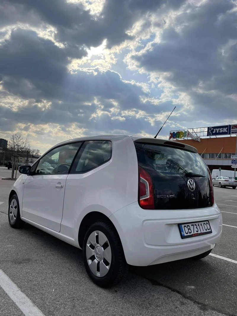 VW Up 1.0 метан, снимка 2 - Автомобили и джипове - 36901543