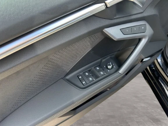 Audi S3 Sportback = Black Optics Plus = Гаранция - изображение 9