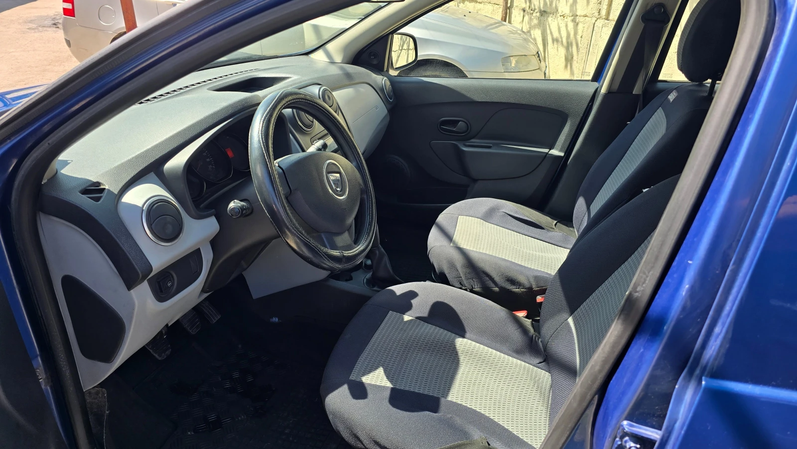 Dacia Sandero  - изображение 9