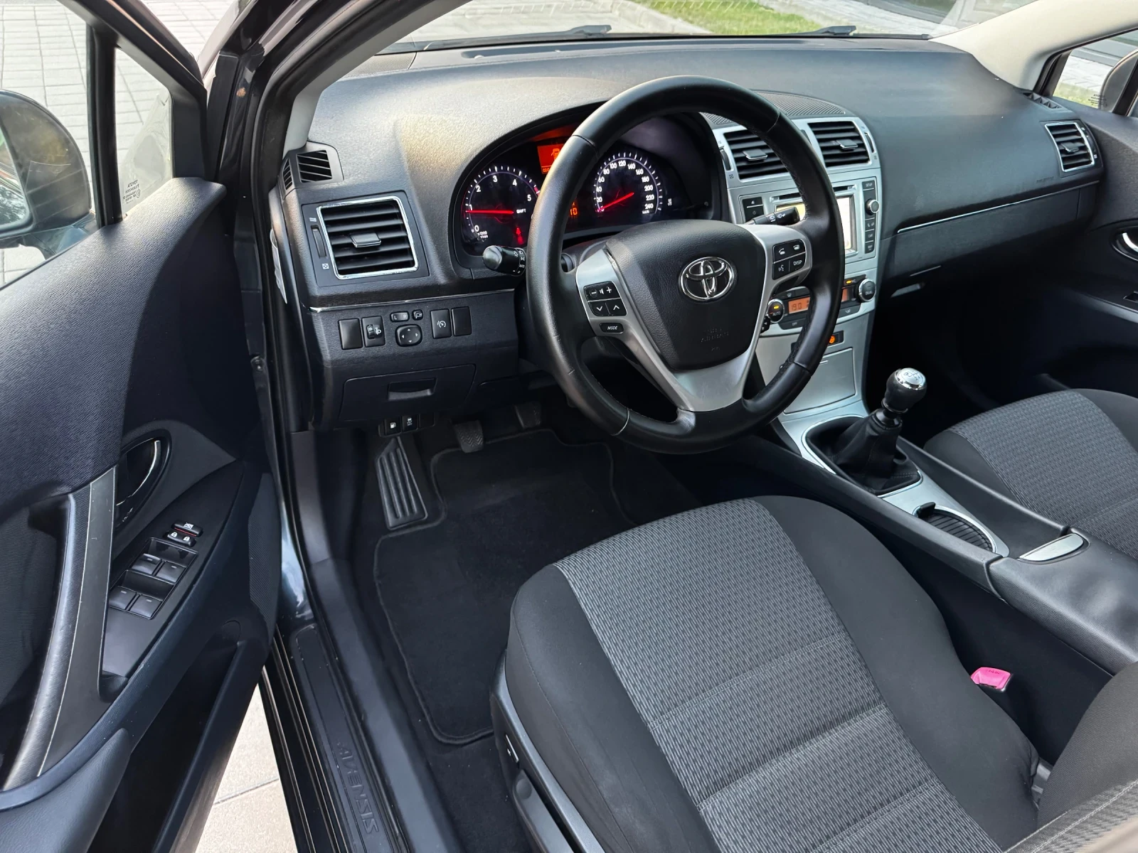 Toyota Avensis 2.0D4D* Navi* Camera* Tempomat* FaceLift*  - изображение 10