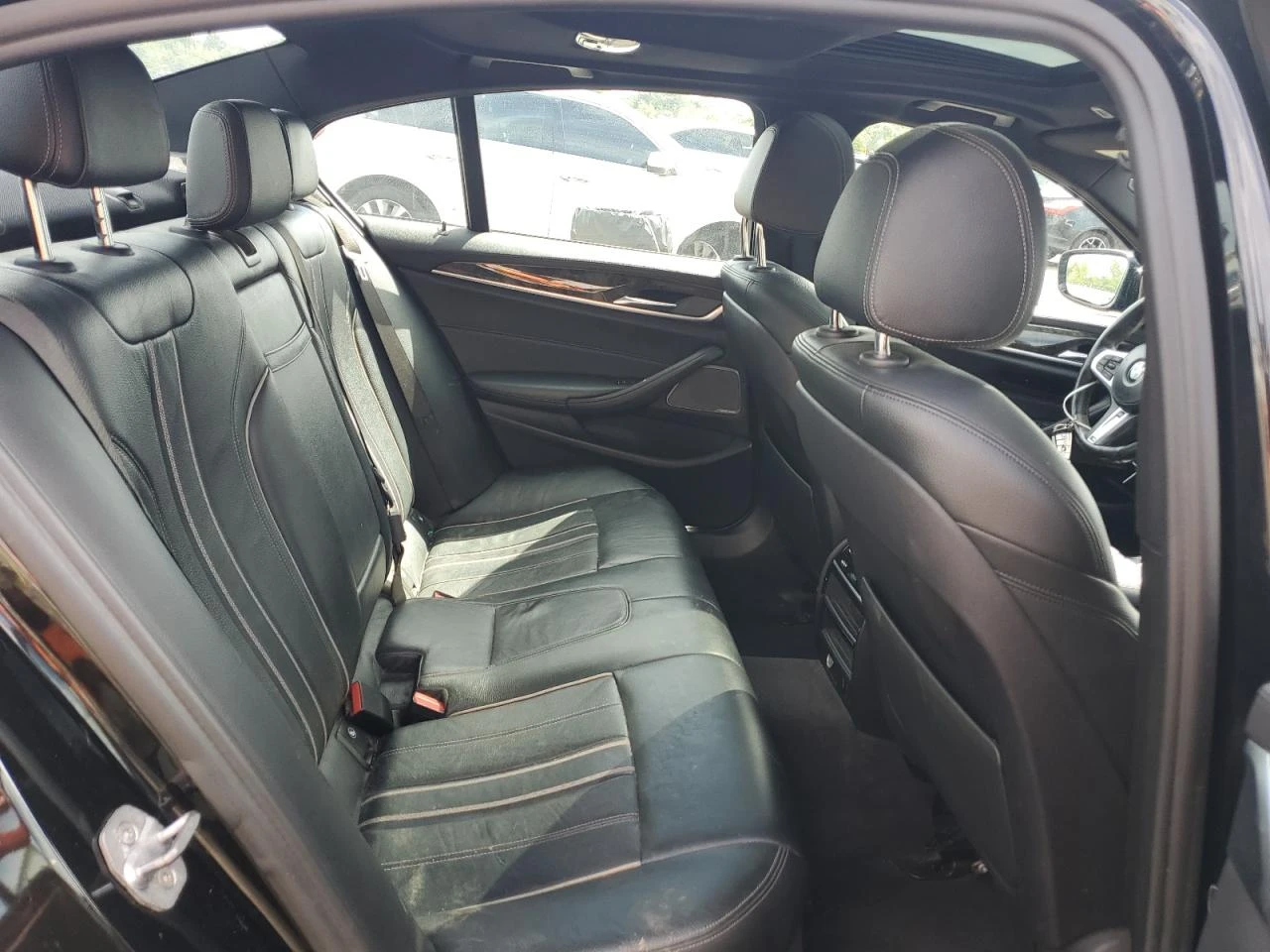 BMW 540 I M-Pack* Диг.табло* Harman/Kardon* HUD* Дистроник - изображение 10