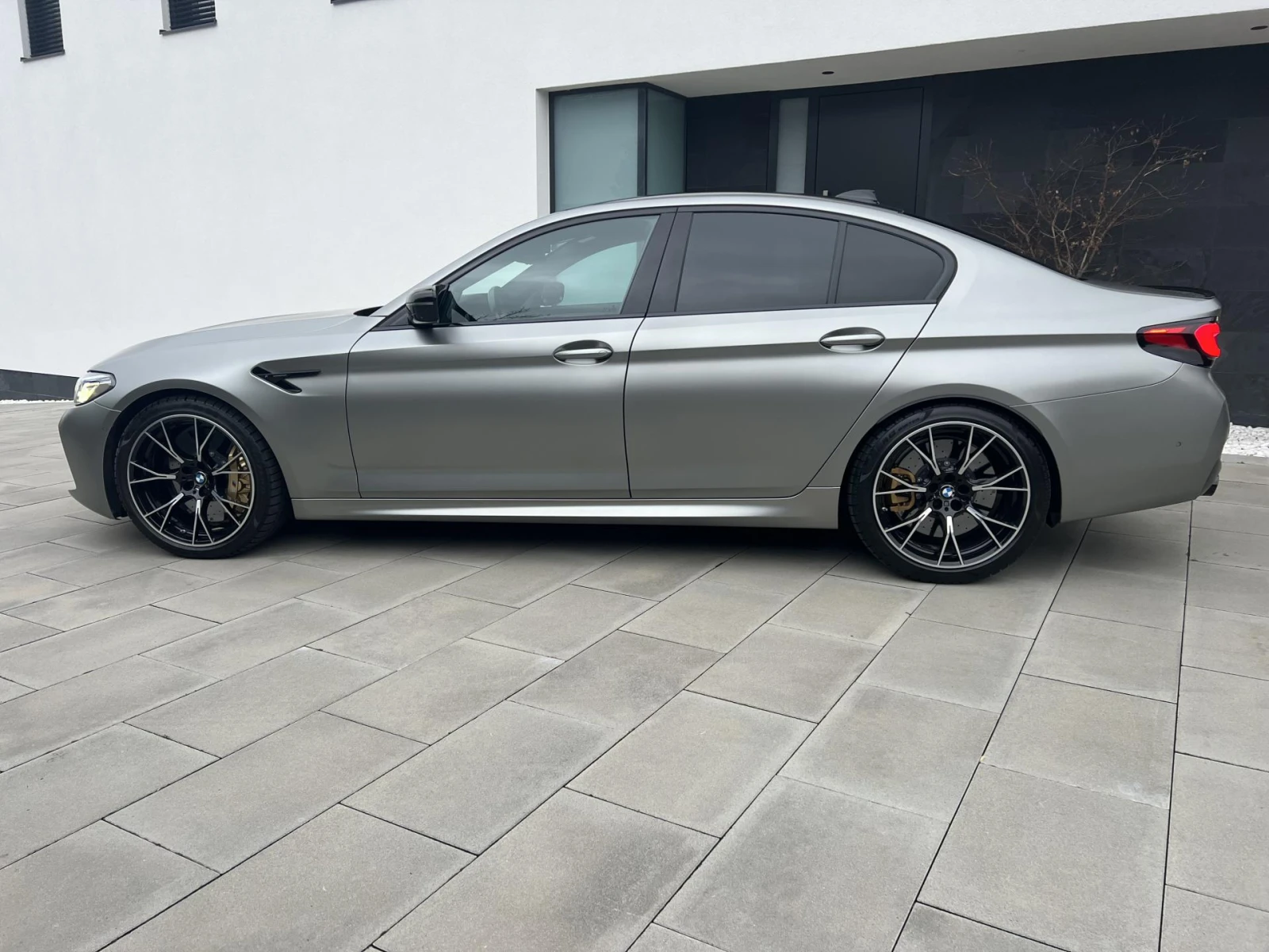 BMW M5 Competition LCI B/W, Carbon Ceramic - изображение 4