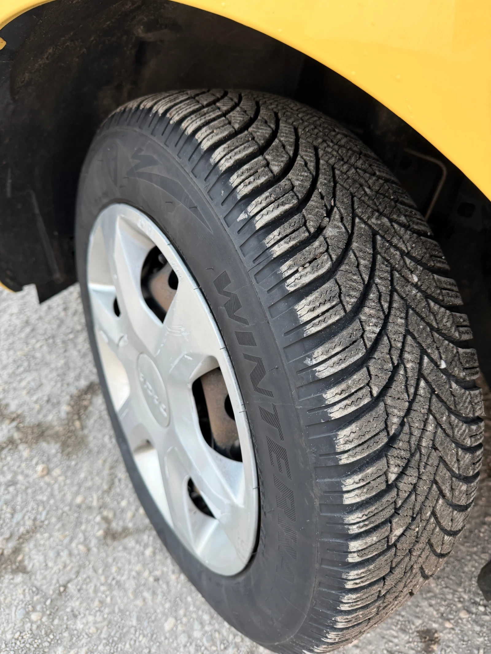 Dacia Sandero  - изображение 9