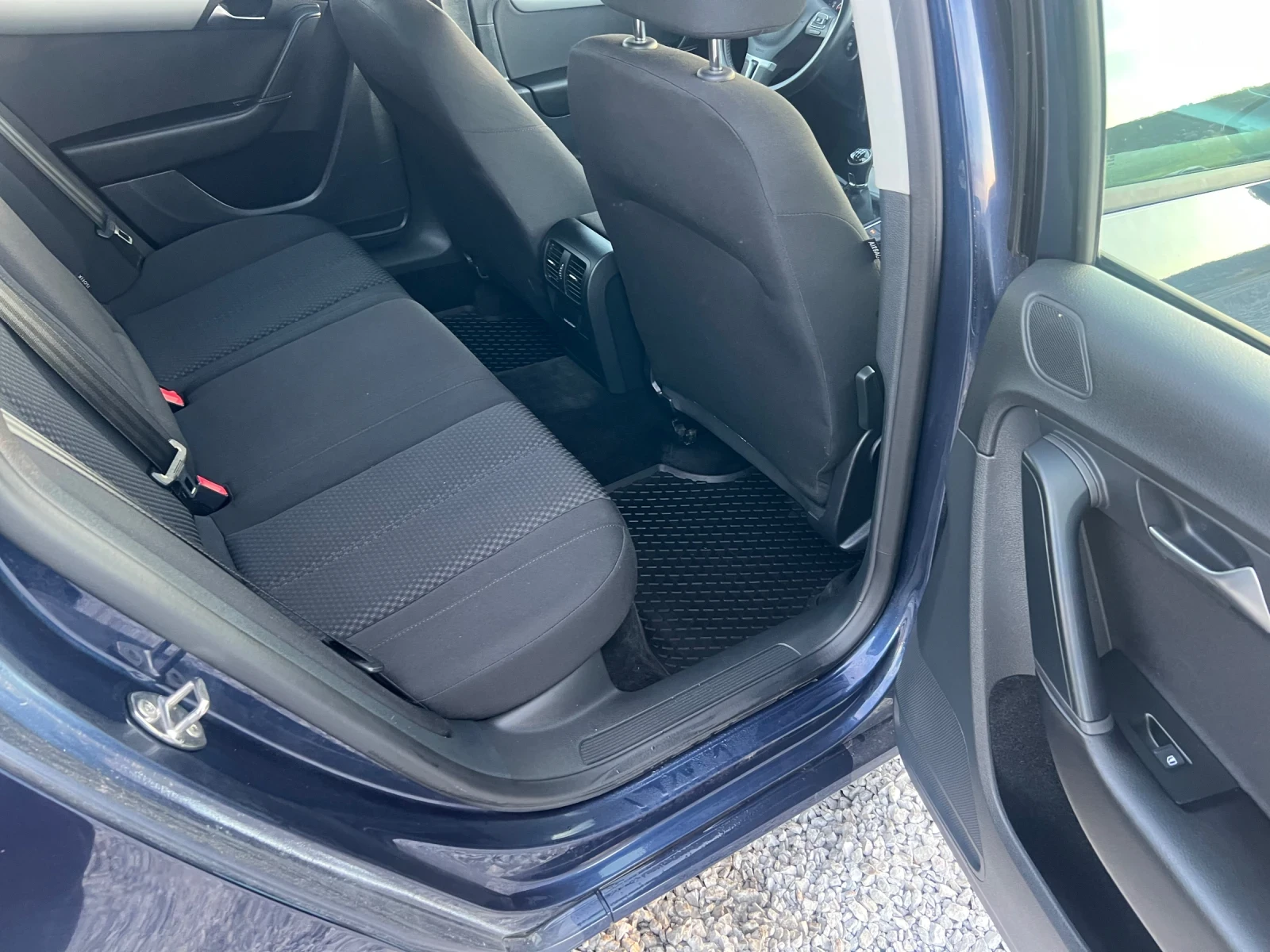 VW Passat, снимка 11 - Автомобили и джипове - 54046538