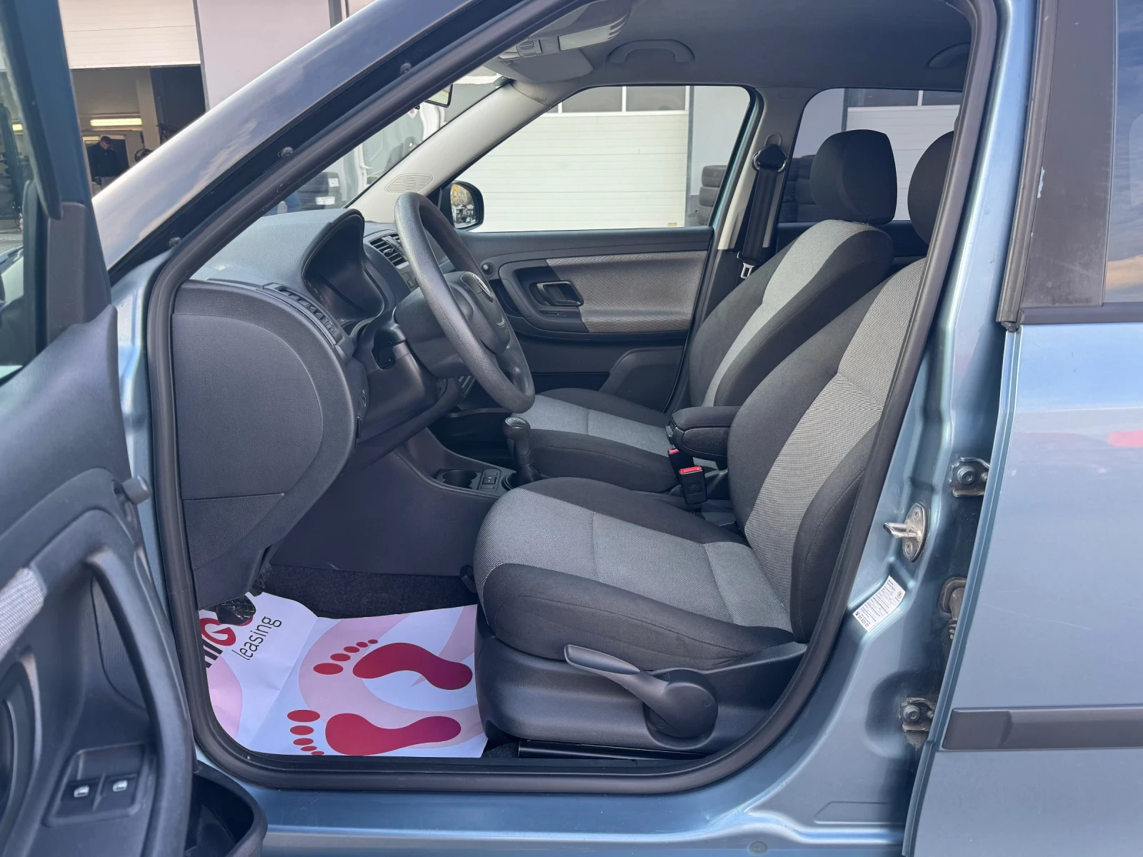 Skoda Fabia 1.2i FACELIFT, снимка 9 - Автомобили и джипове - 54046880