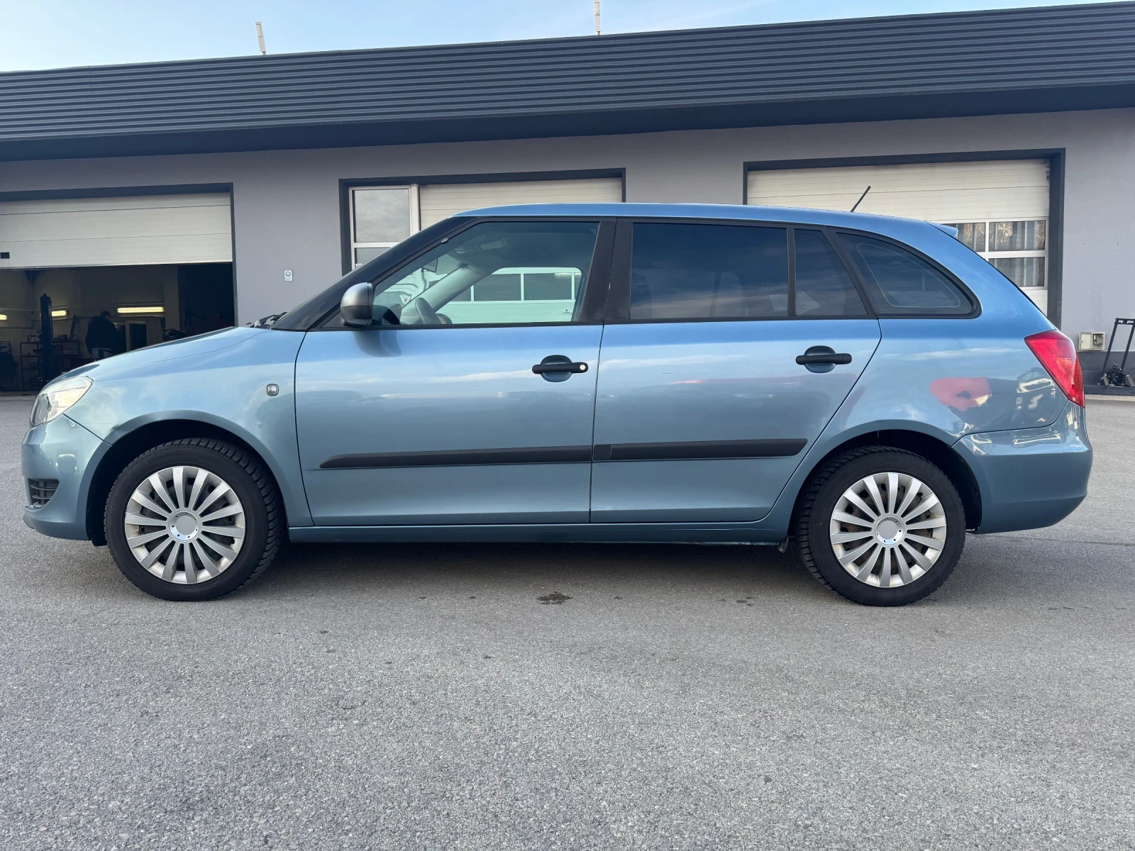 Skoda Fabia 1.2i FACELIFT, снимка 8 - Автомобили и джипове - 54046880