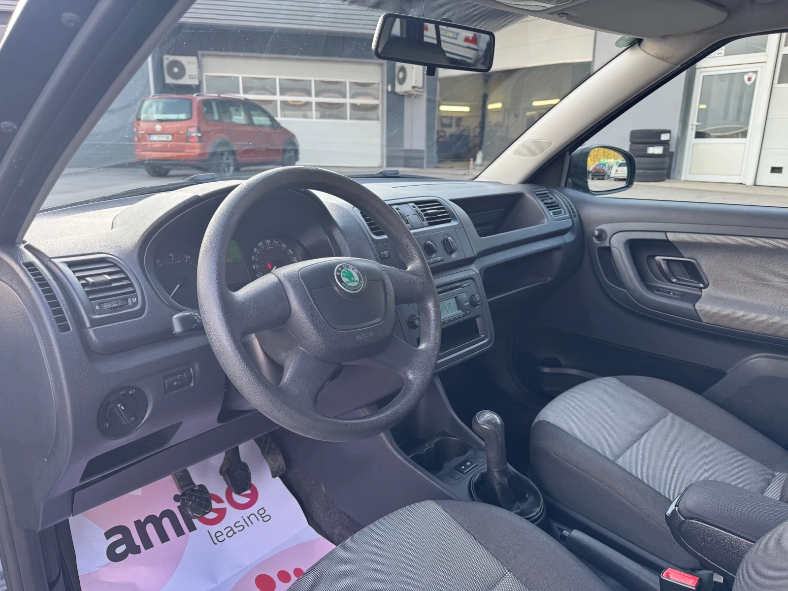 Skoda Fabia 1.2i FACELIFT, снимка 10 - Автомобили и джипове - 54046880