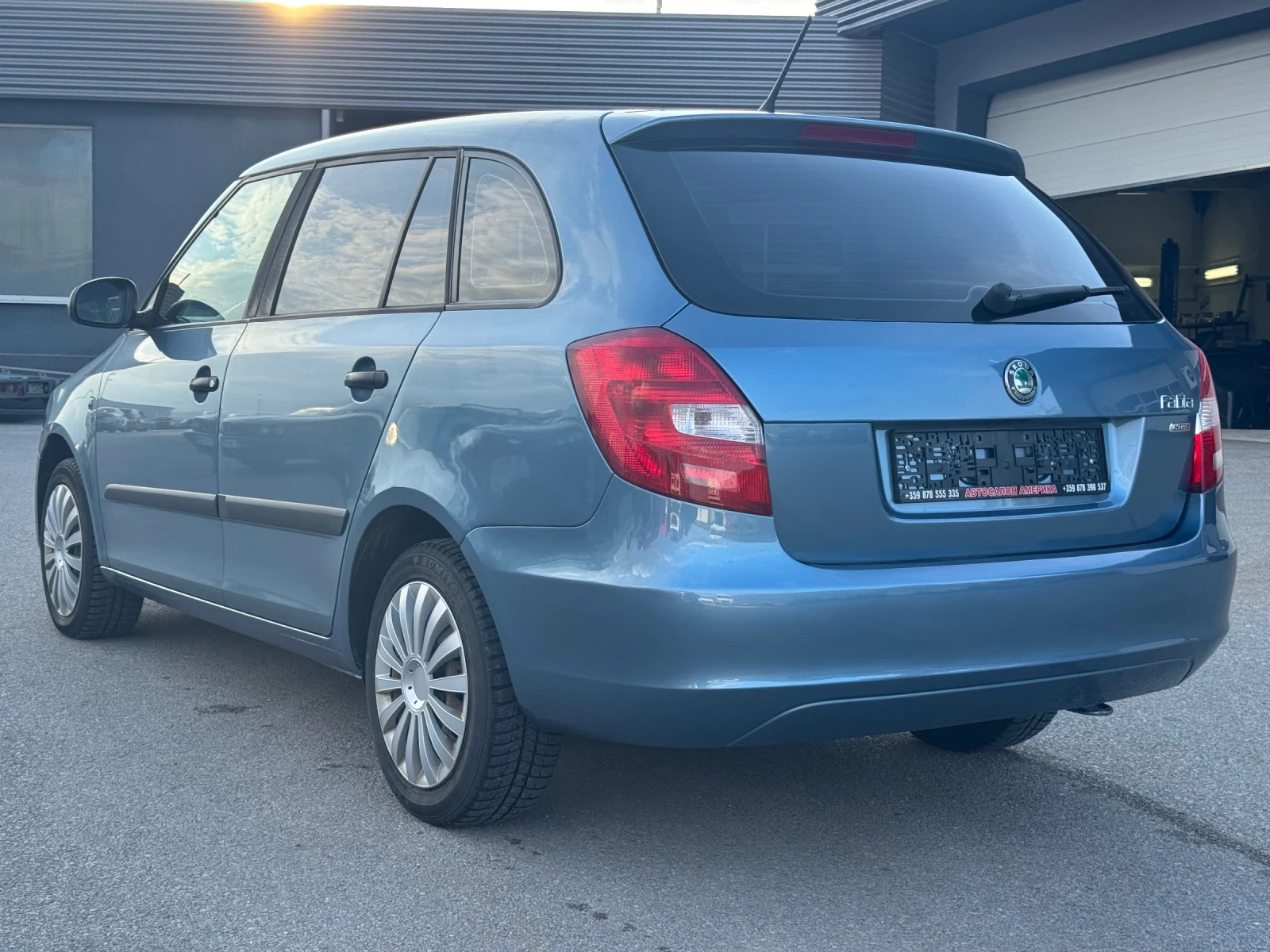 Skoda Fabia 1.2i FACELIFT, снимка 4 - Автомобили и джипове - 54046880