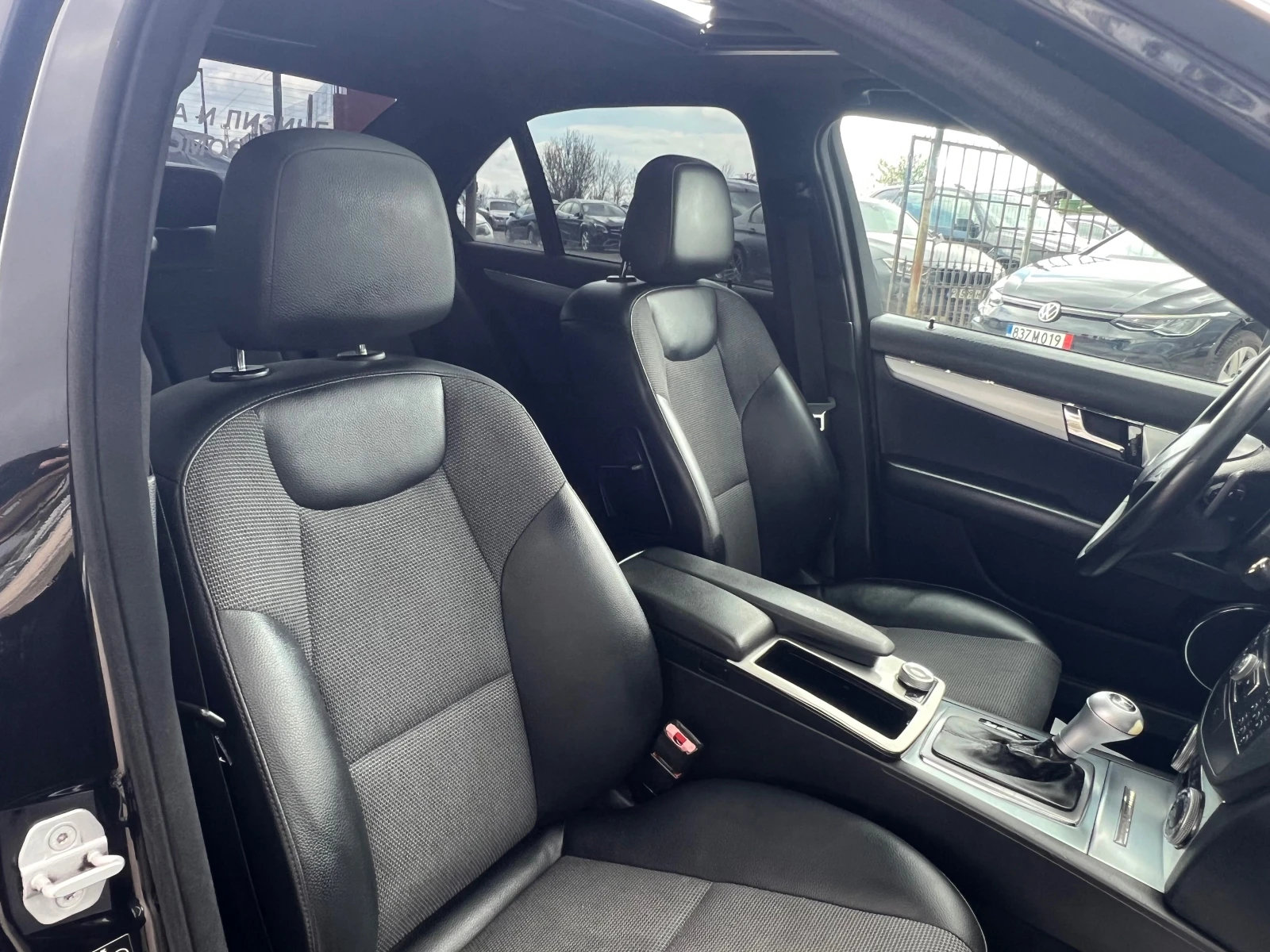 Mercedes-Benz C 320, снимка 16 - Автомобили и джипове - 54236227