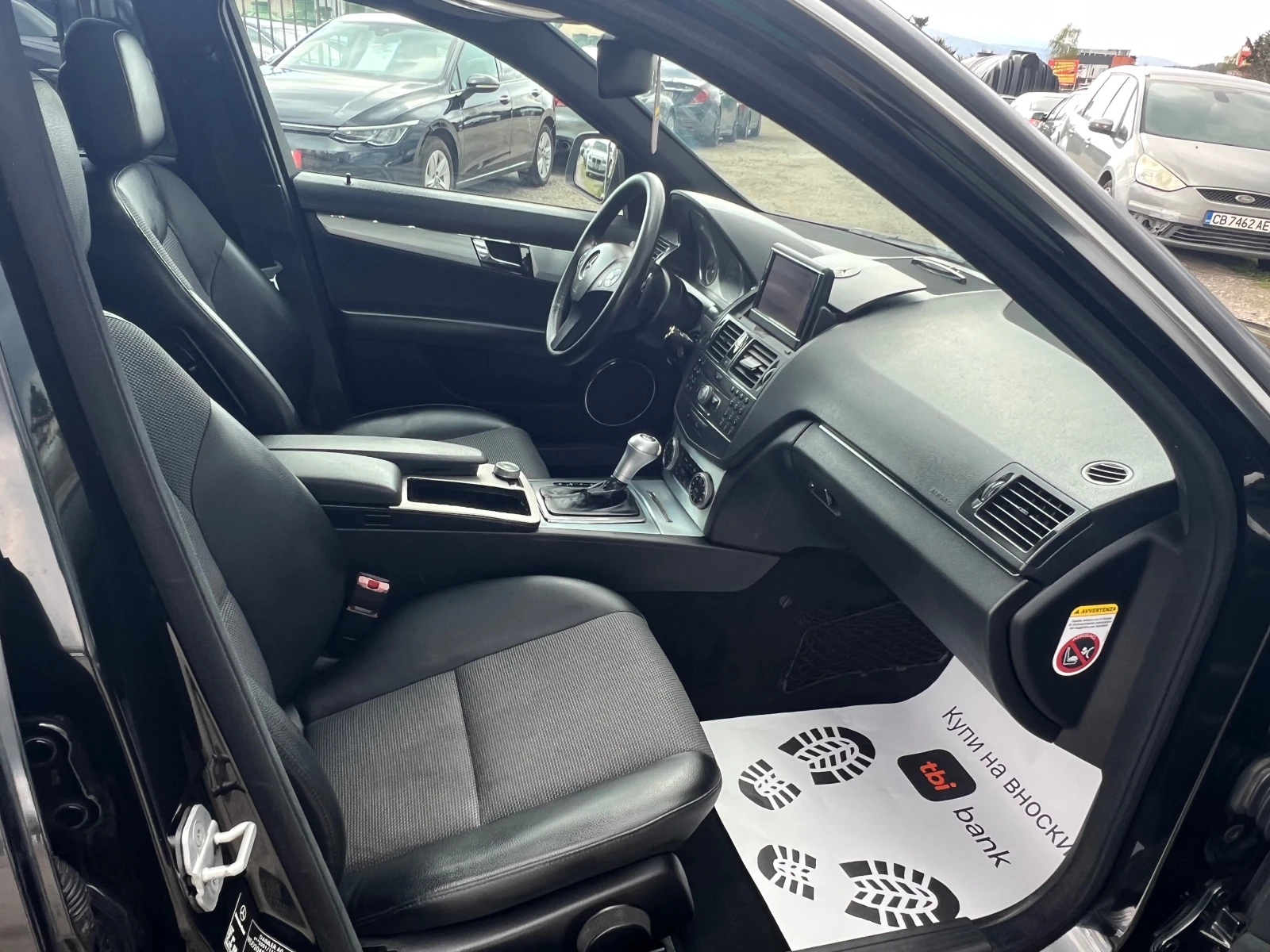 Mercedes-Benz C 320, снимка 12 - Автомобили и джипове - 54236227