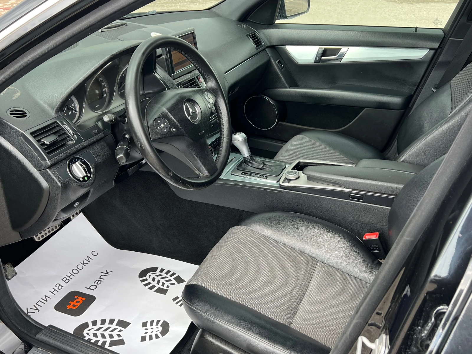 Mercedes-Benz C 320, снимка 10 - Автомобили и джипове - 54236227