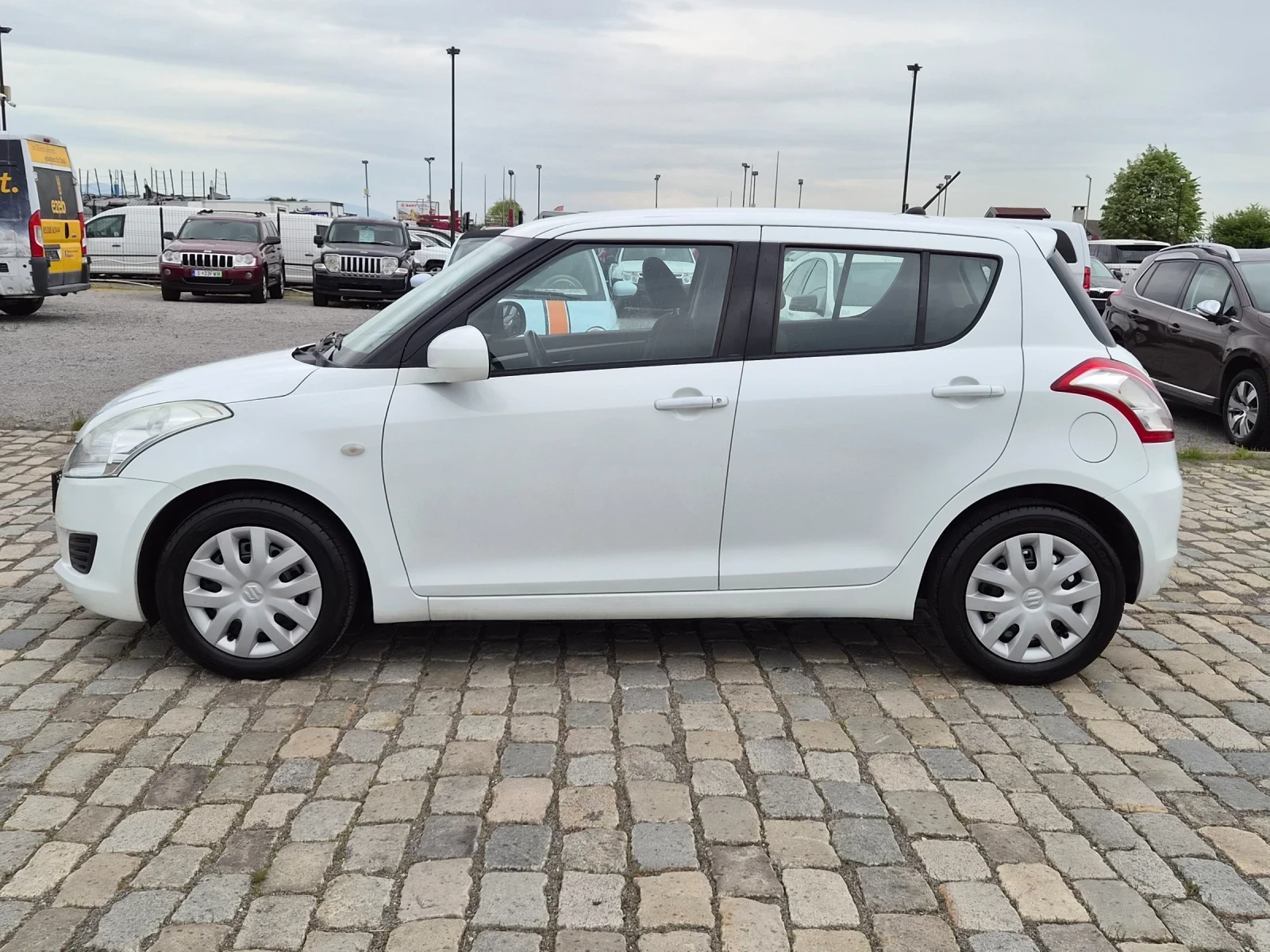 Suzuki Swift 1.2i 90кс EURO 5B 12.2013, снимка 4 - Автомобили и джипове - 54473691