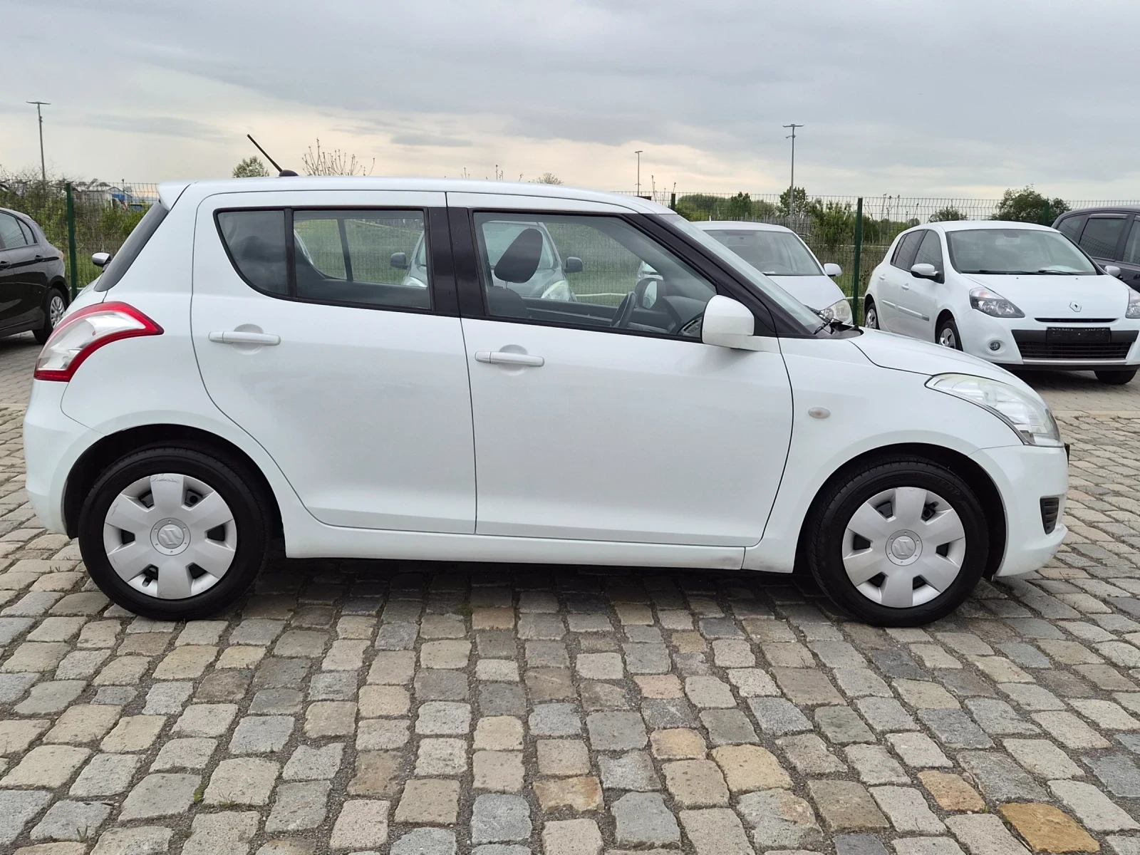 Suzuki Swift 1.2i 90кс EURO 5B 12.2013, снимка 5 - Автомобили и джипове - 54473691