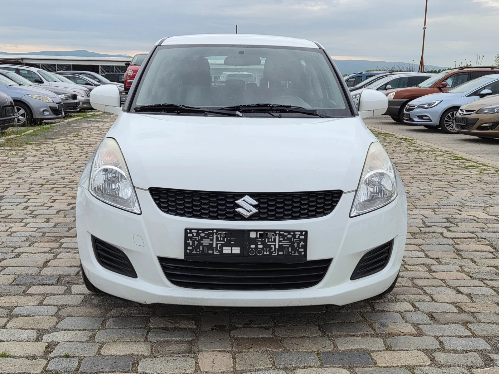 Suzuki Swift 1.2i 90кс EURO 5B 12.2013, снимка 2 - Автомобили и джипове - 54473691