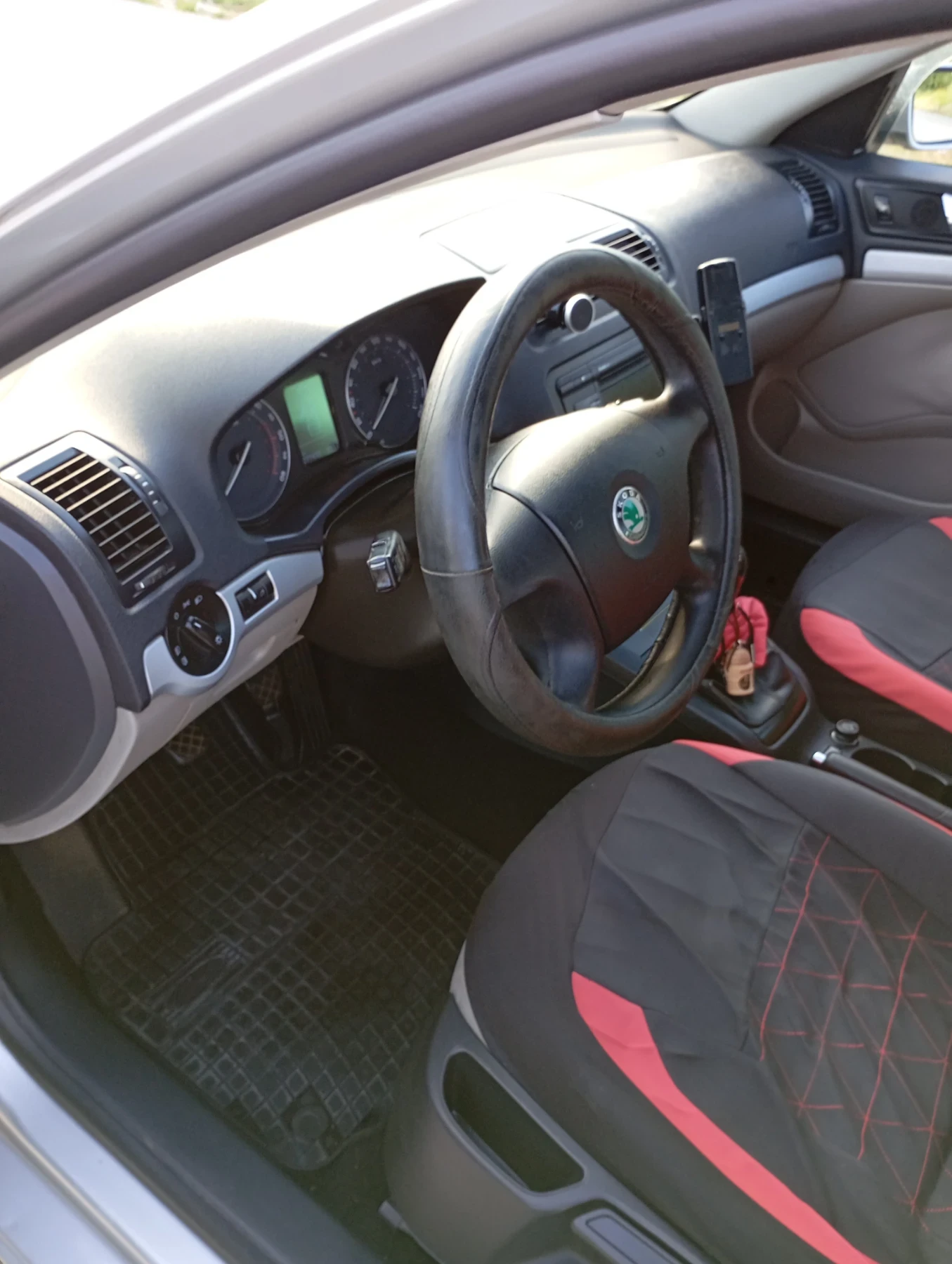 Skoda Octavia, снимка 11 - Автомобили и джипове - 55038124