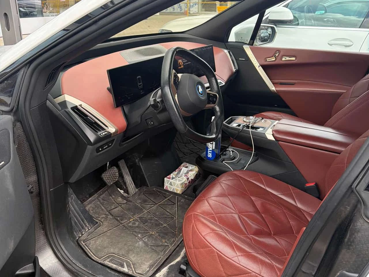 BMW iX * xDrive50 * CARFAX * ОПЦИЯ ЗА ФИНАНСИРАНЕ , снимка 5 - Автомобили и джипове - 55246268