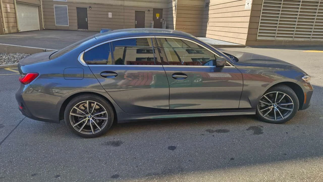 BMW 330 i xDrive | CARFAX | АВТОКРЕДИТ БЕЗ ПЪРВОНАЧАЛНА , снимка 4 - Автомобили и джипове - 55670713