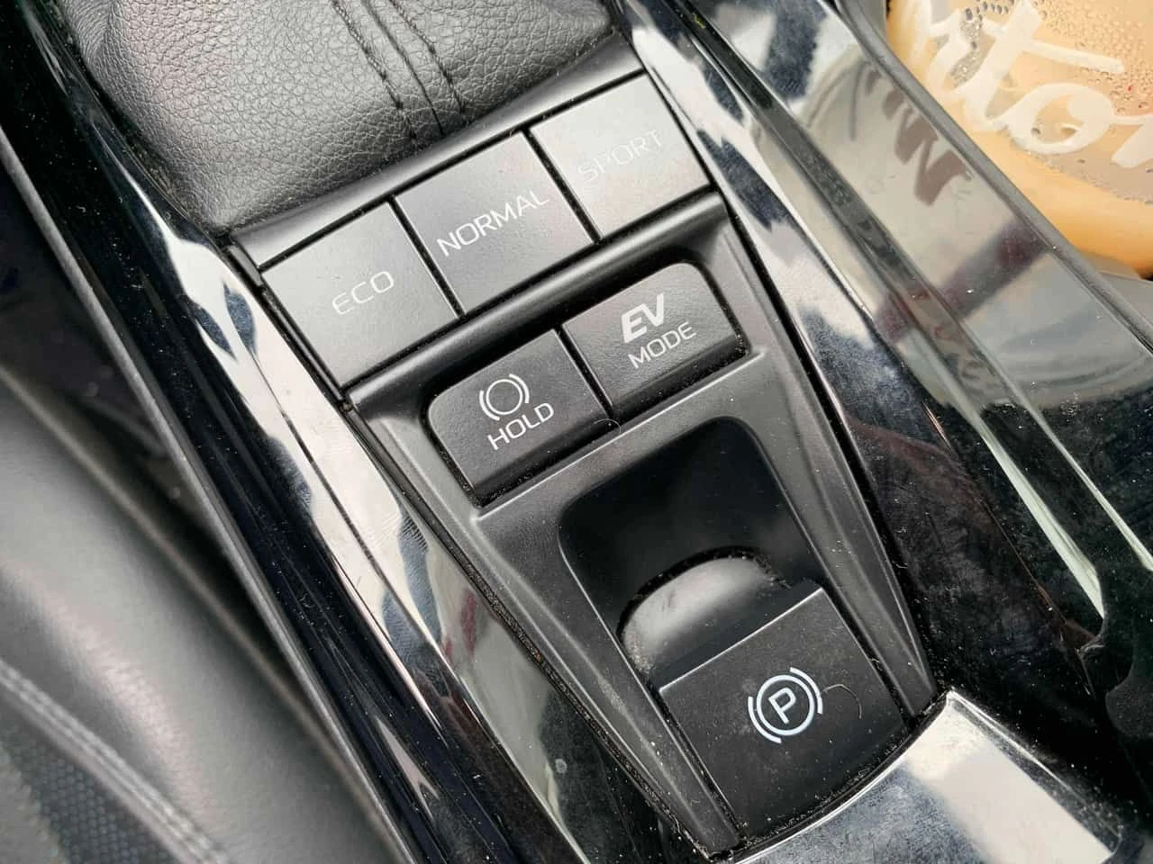 Toyota Camry CVT AWD | CARFAX | АВТОФИНАНСИРАНЕ, снимка 10 - Автомобили и джипове - 55710834