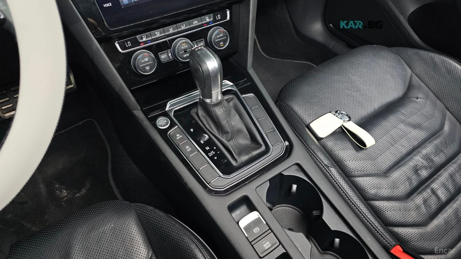 VW Arteon 2.0 TDI PREMIUM* КОЖА* ОБДУХ* МАСАЖИ* НАВИ* ПАНО, снимка 7 - Автомобили и джипове - 55886843