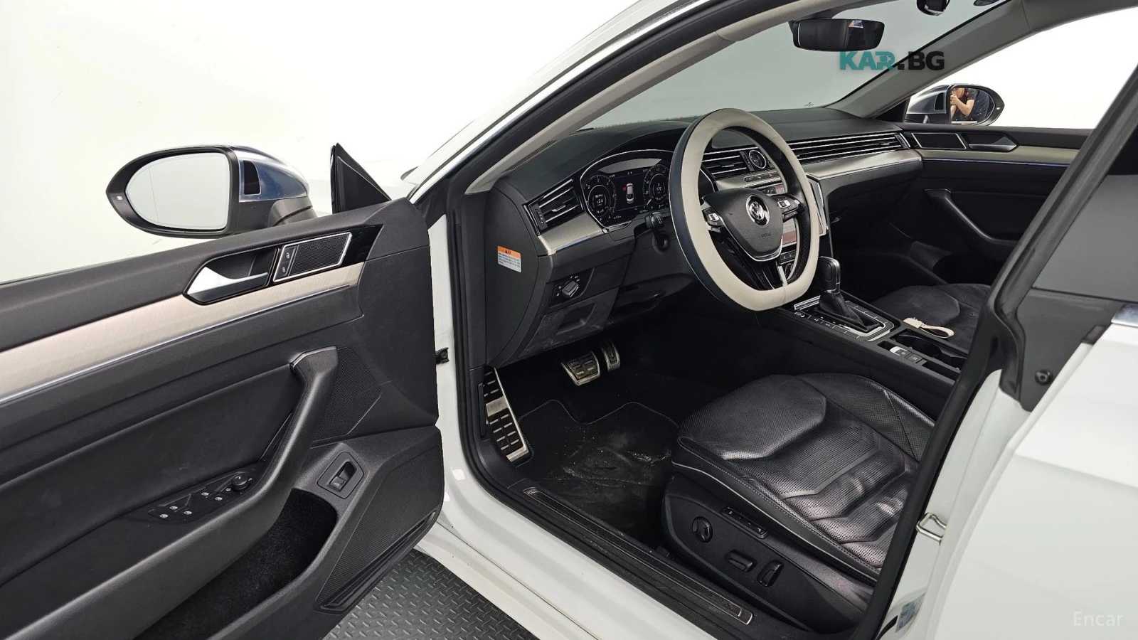 VW Arteon 2.0 TDI PREMIUM* КОЖА* ОБДУХ* МАСАЖИ* НАВИ* ПАНО, снимка 9 - Автомобили и джипове - 55886843