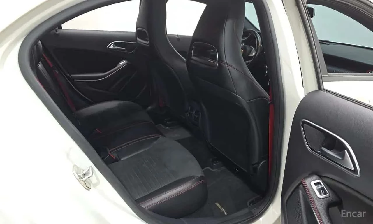 Mercedes-Benz A45 AMG * 4MATIC * KEYLESS * ФИКСИРАНА ЦЕНА ДО БЪЛГАРИЯ* , снимка 12 - Автомобили и джипове - 56199520