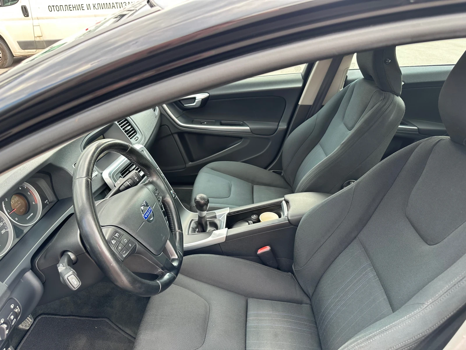 Volvo S60 D3, снимка 7 - Автомобили и джипове - 56274473