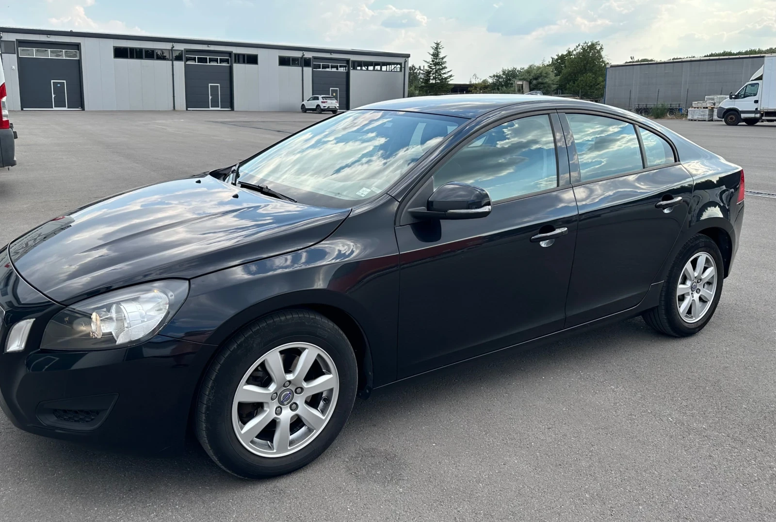 Volvo S60 D3, снимка 2 - Автомобили и джипове - 56274473