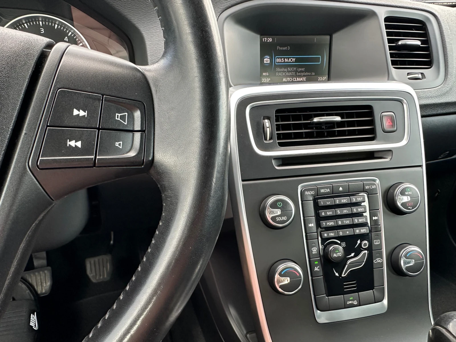 Volvo S60 D3, снимка 11 - Автомобили и джипове - 56274473