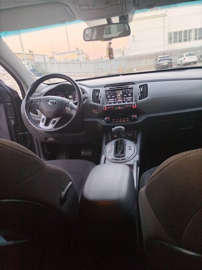 Kia Sportage, снимка 15 - Автомобили и джипове - 47655451