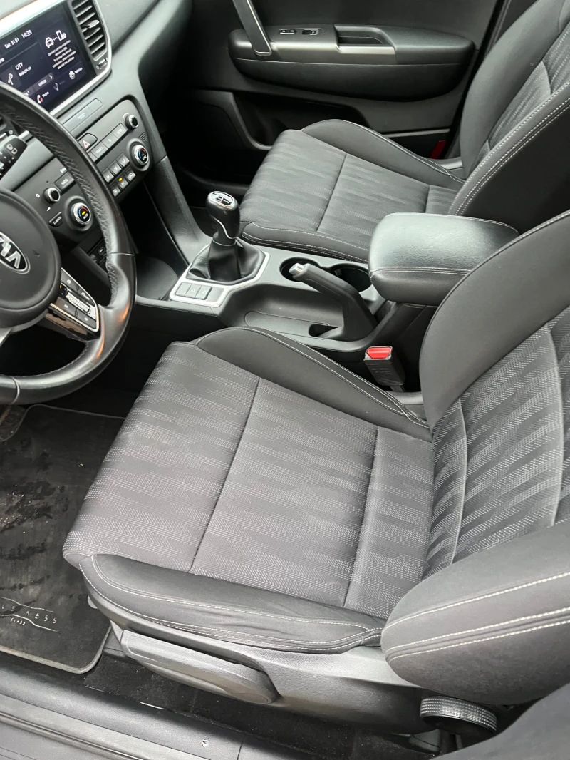 Kia Sportage 1.6 заводска газ, снимка 9 - Автомобили и джипове - 53309453