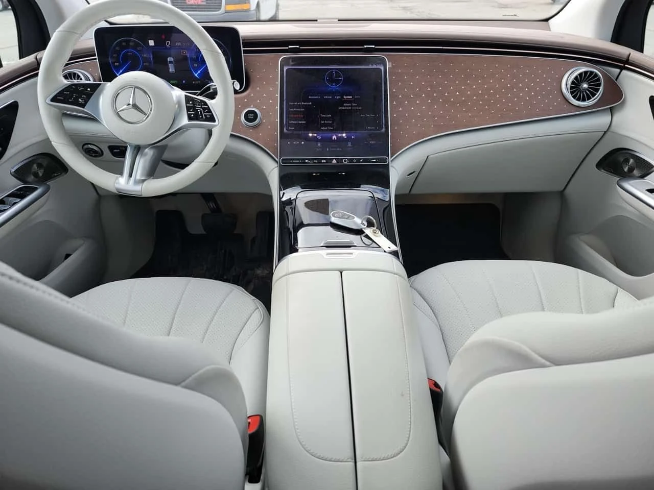 Mercedes-Benz EQE  350 * BURMESTER* 360 КАМЕРИ* АМБИЕНТ* CARFAX *  - изображение 10