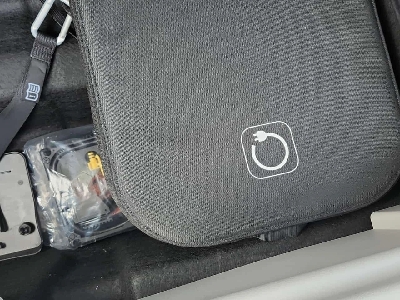 Mercedes-Benz EQE  350 * BURMESTER* 360 КАМЕРИ* АМБИЕНТ* CARFAX * , снимка 15 - Автомобили и джипове - 53746167