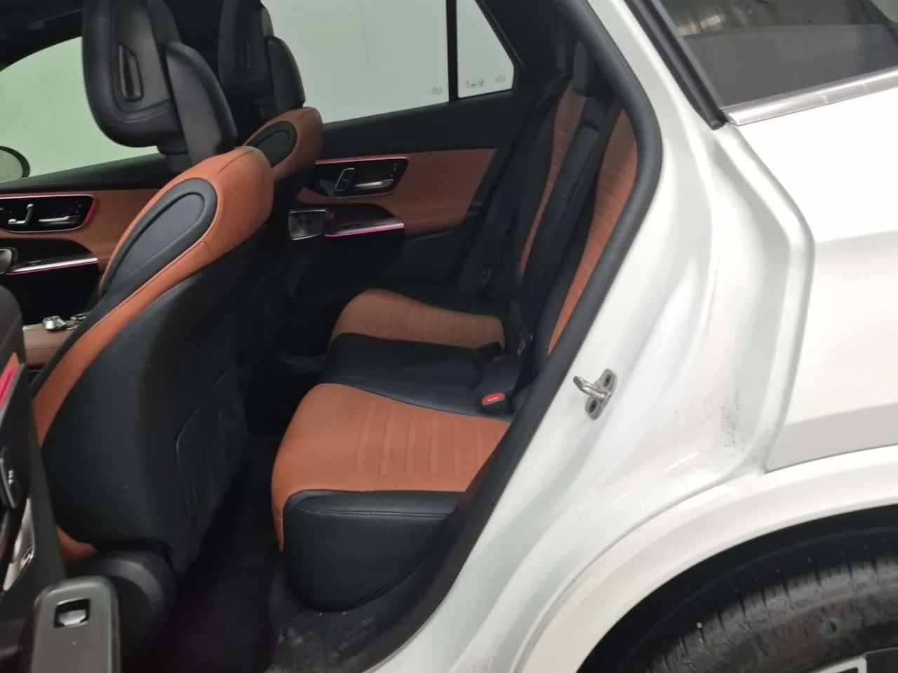 Mercedes-Benz GLC 300 * Един собстввеник * Без инциденти * От Mercedes *, снимка 10 - Автомобили и джипове - 54687900