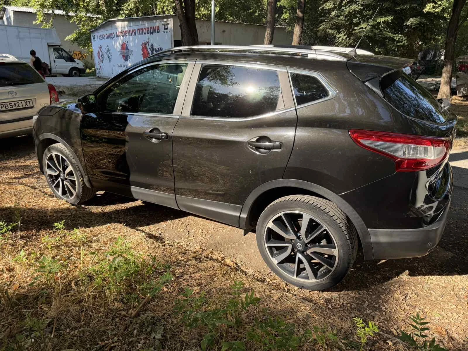Nissan Qashqai Benzin Tekna Auto 360kam, снимка 4 - Автомобили и джипове - 55512151