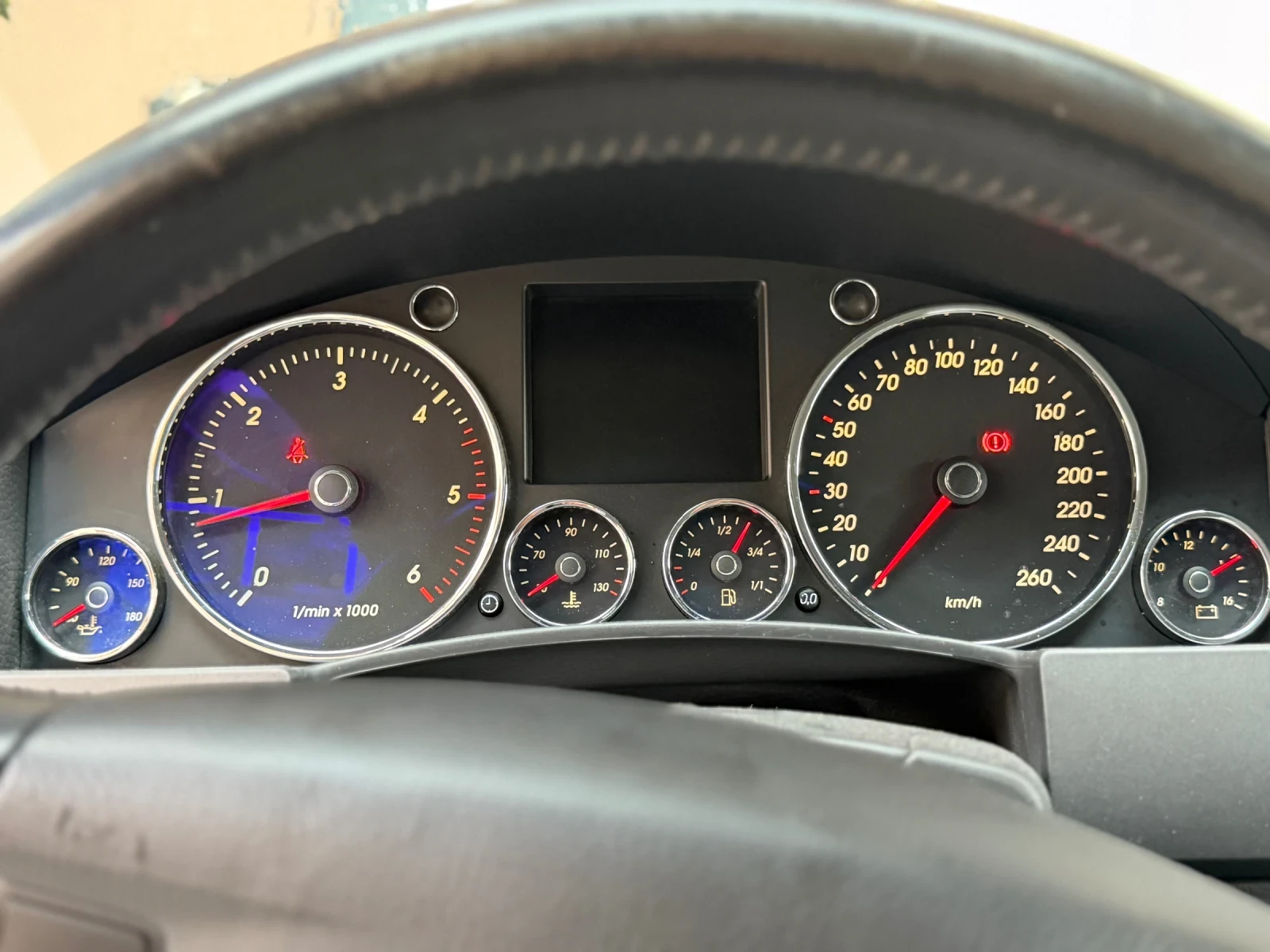 VW Touareg 2, 5TDI Ръчка , снимка 9 - Автомобили и джипове - 55694122