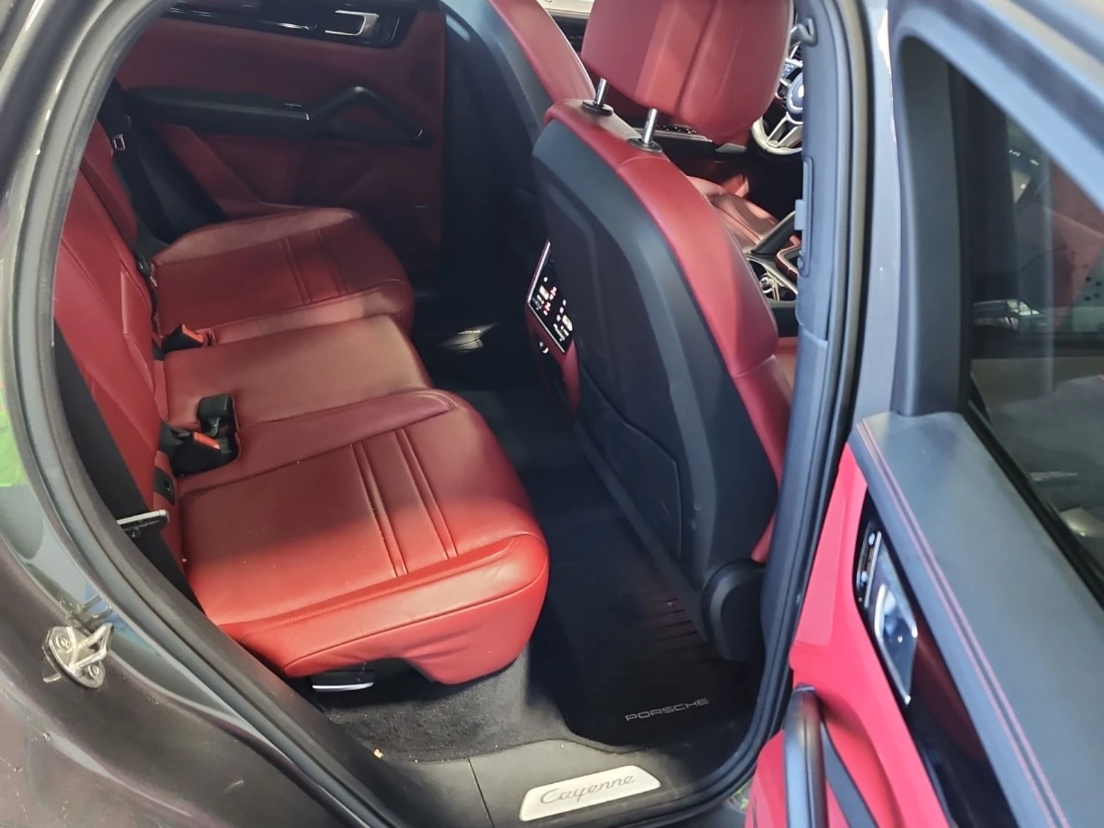 Porsche Cayenne Coupe* 360* Bose* Обдух* Пано* Подгрев, снимка 12 - Автомобили и джипове - 56218181