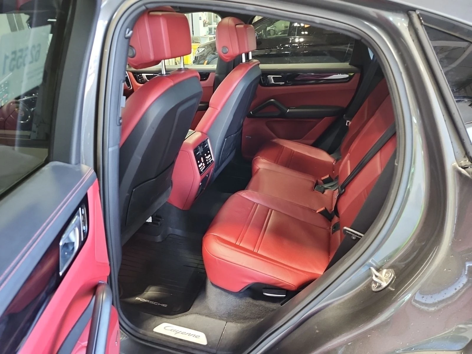 Porsche Cayenne Coupe* 360* Bose* Обдух* Пано* Подгрев, снимка 11 - Автомобили и джипове - 56218181