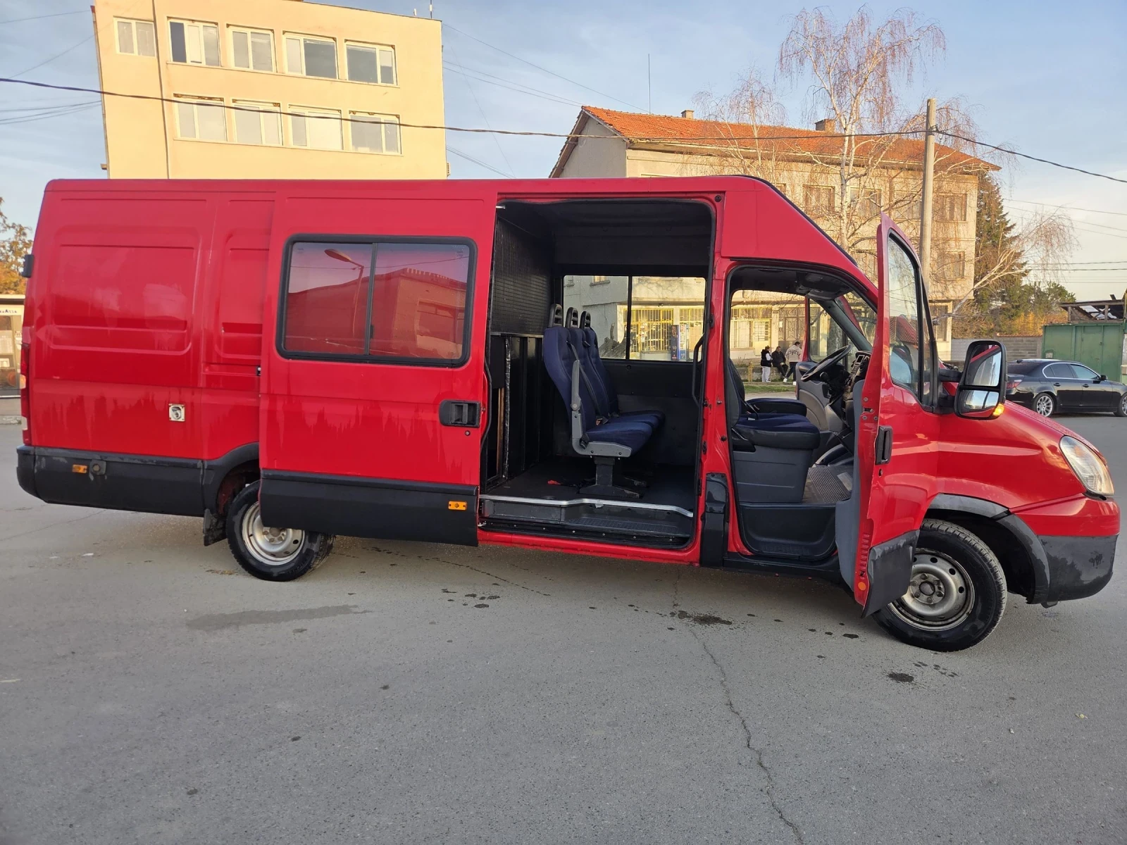 Iveco 35S18 3.0 180 кс* КЛИМА * MAXI* ТОВАРОПЪТНИК* 6 МЕСТА * , снимка 9 - Бусове и автобуси - 53772827