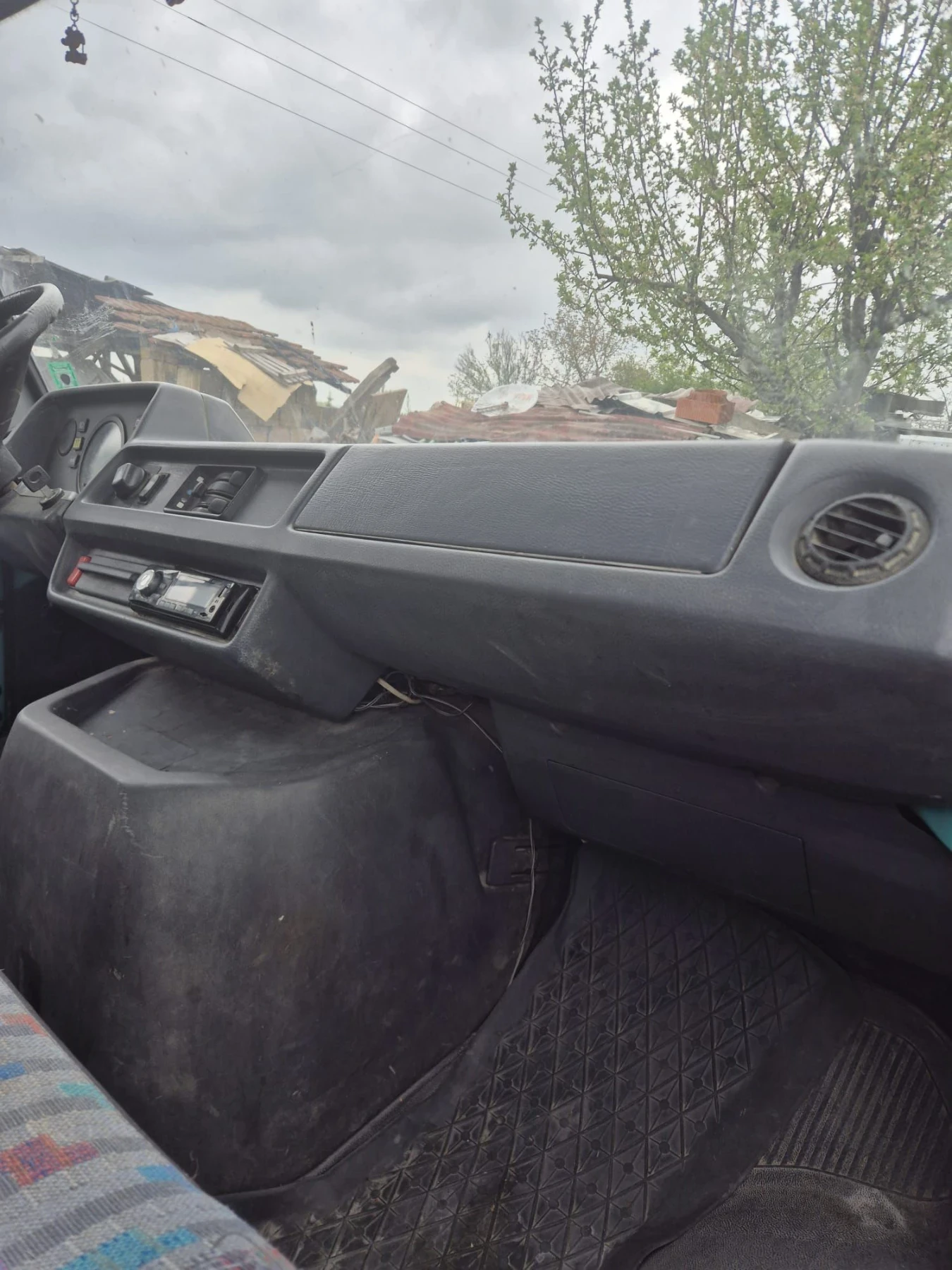 Mercedes-Benz 208, снимка 13 - Бусове и автобуси - 56554477