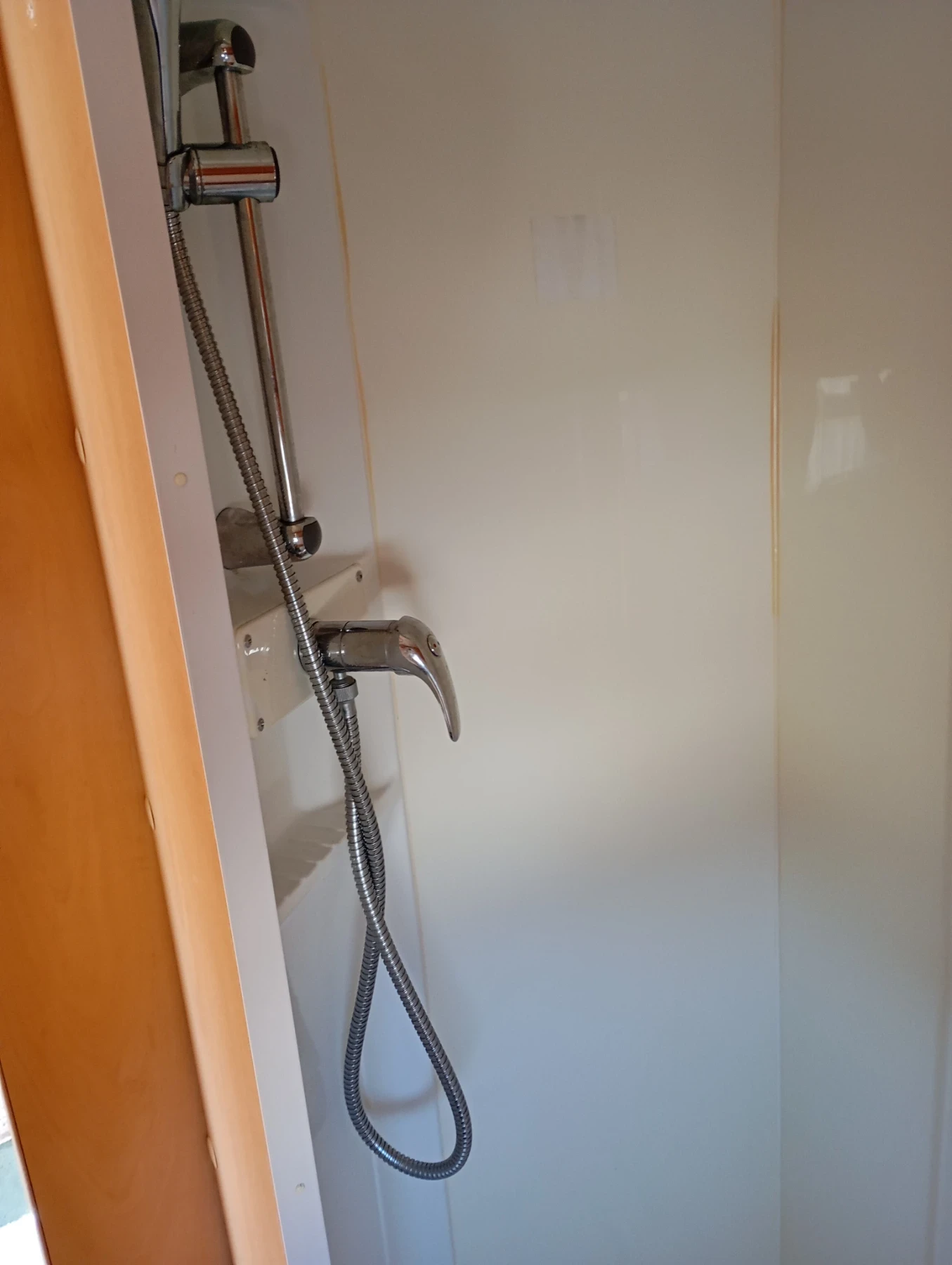 Каравана Други Лунар, снимка 12 - Каравани и кемпери - 53791224