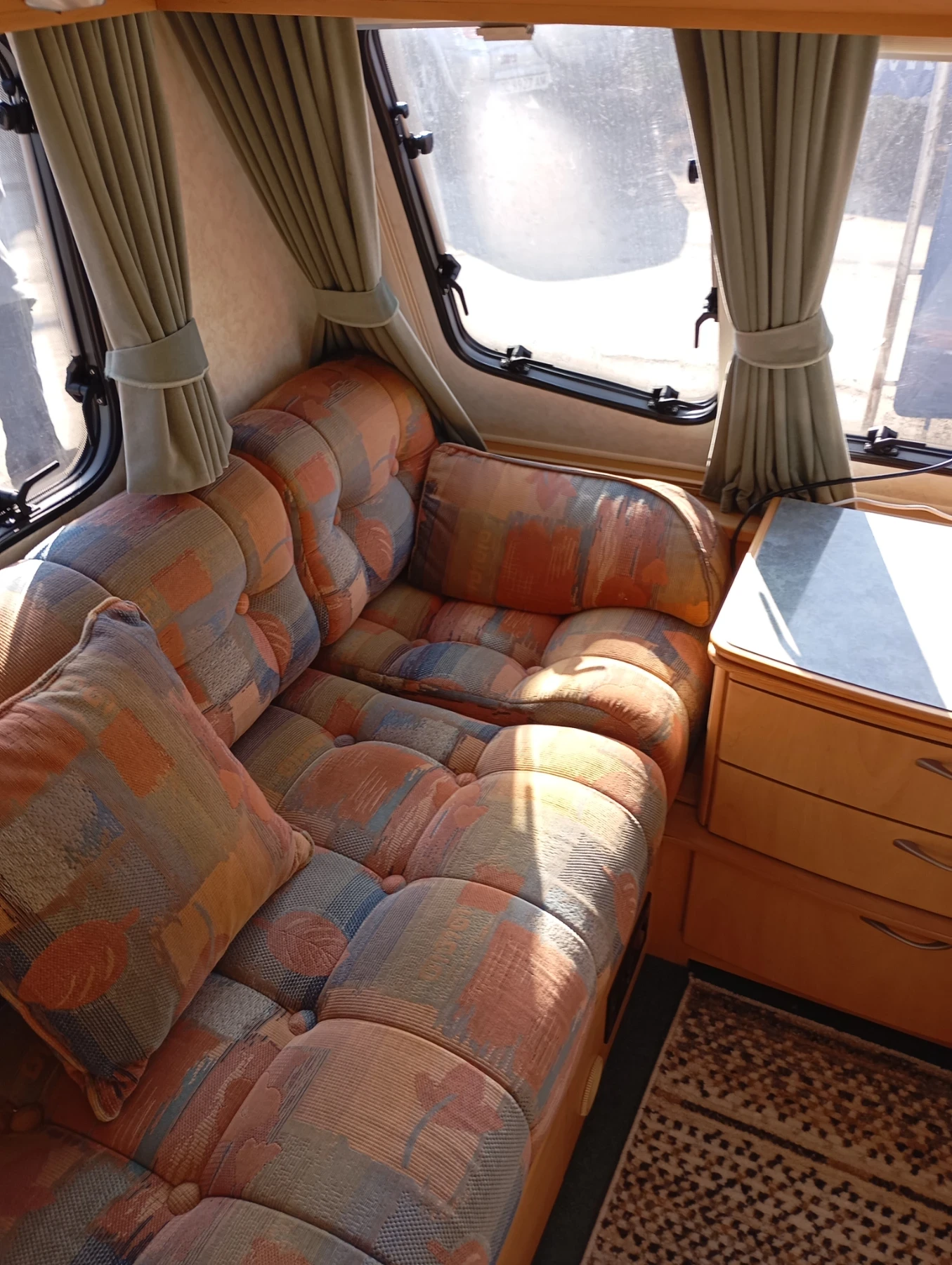 Каравана Други Лунар, снимка 13 - Каравани и кемпери - 53791224