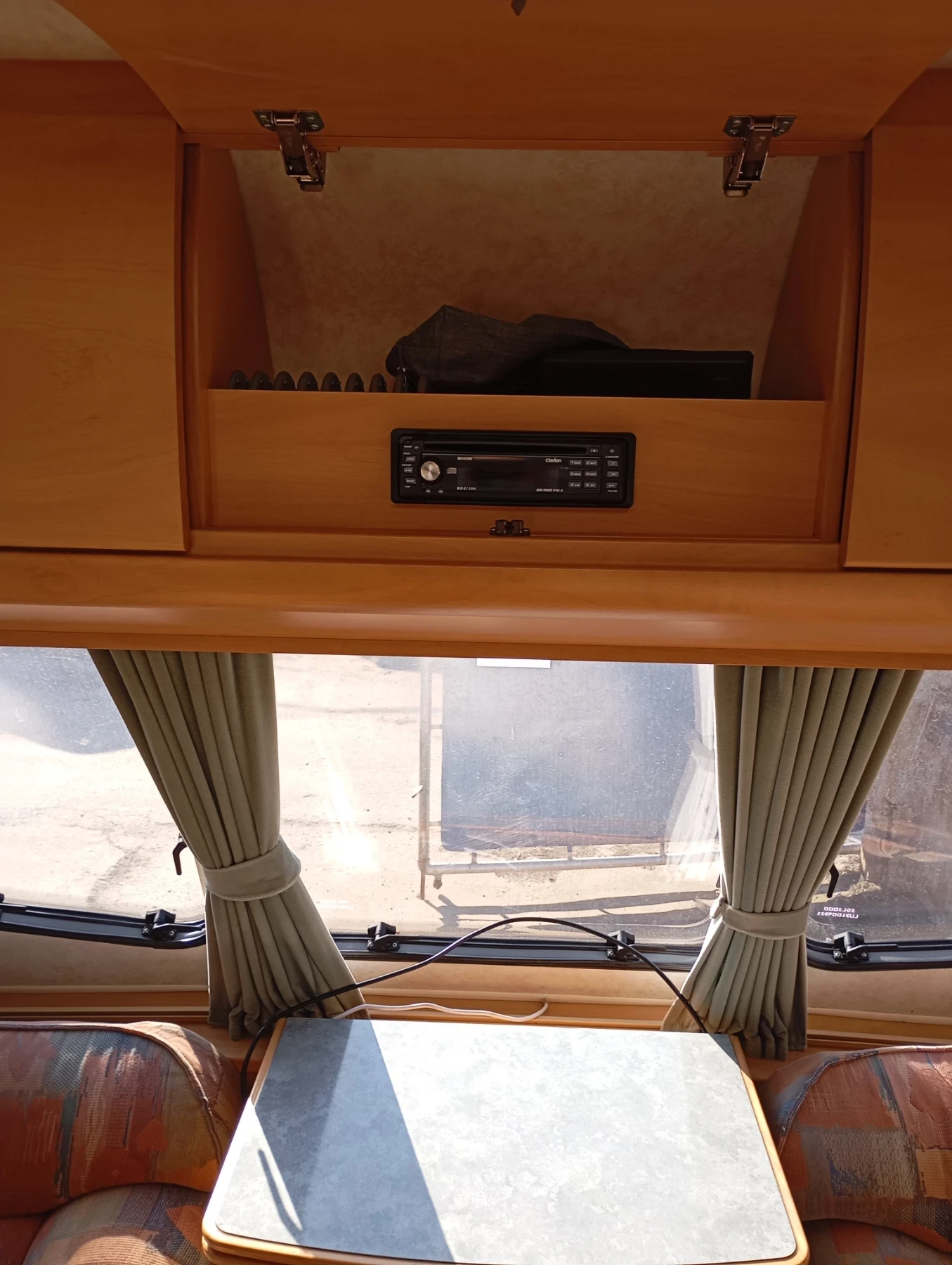 Каравана Други Лунар, снимка 7 - Каравани и кемпери - 53791224