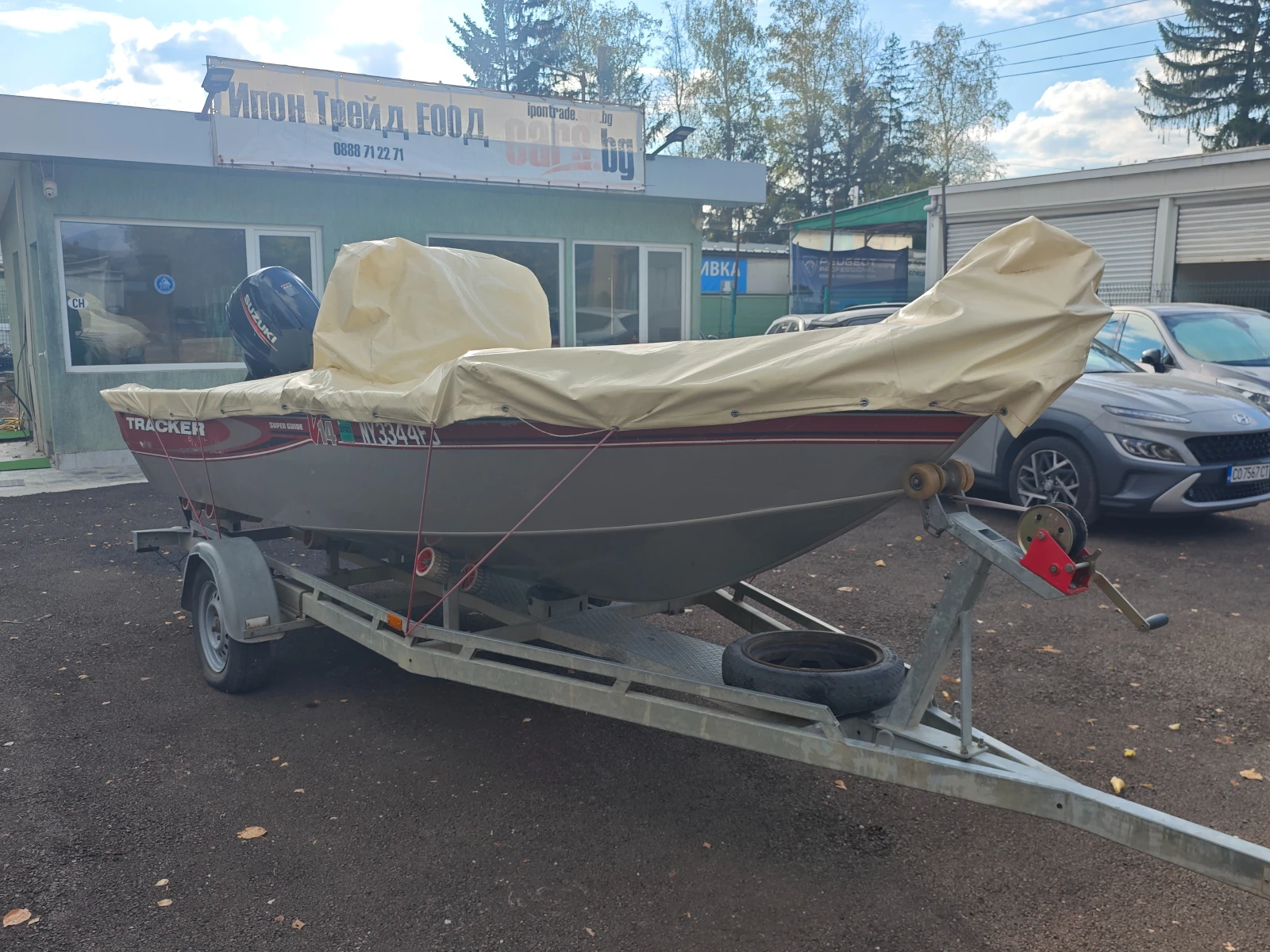 Лодка Tracker Super Guide V 14, снимка 8 - Воден транспорт - 54074094
