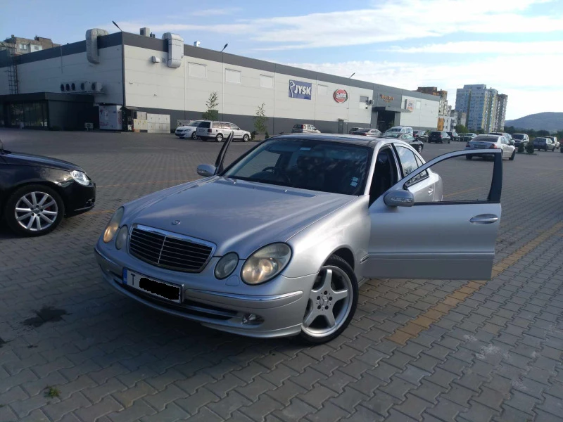 Mercedes-Benz E 320, снимка 1 - Автомобили и джипове - 47503943