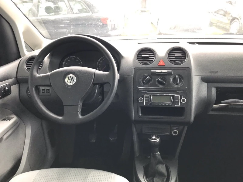 VW Caddy 1.6i LIFE ГАЗ БЕНЗИН, снимка 11 - Автомобили и джипове - 45675417