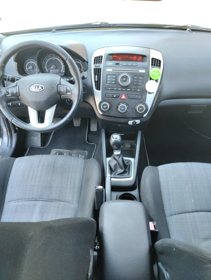 Kia Ceed, снимка 3 - Автомобили и джипове - 47780753