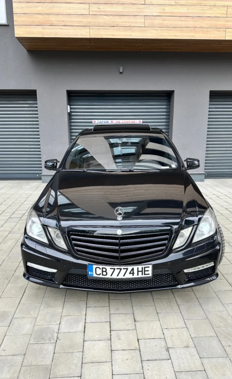 Mercedes-Benz E 350 * AMG* All Black, снимка 1 - Автомобили и джипове - 48224161